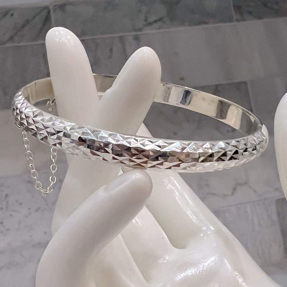 Sterling Silver Diamond Cut Bangle Bracelet